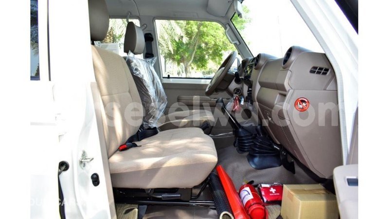 Big with watermark toyota land cruiser east mahe import dubai 6575