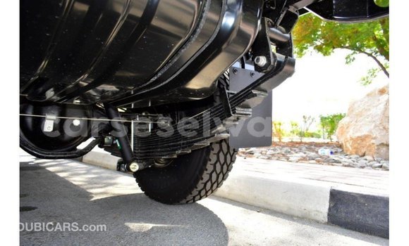 Acheter Import Voiture Toyota Land Cruiser Blanc à Import - Dubai, East Mahé Acheter Import Voiture Toyota Land Cruiser Blanc à Import - Dubai, East Mahé