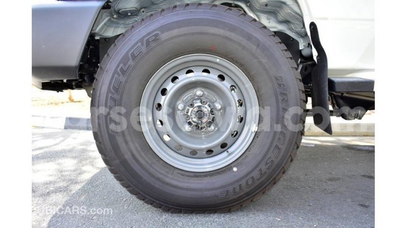 Big with watermark toyota land cruiser east mahe import dubai 6575