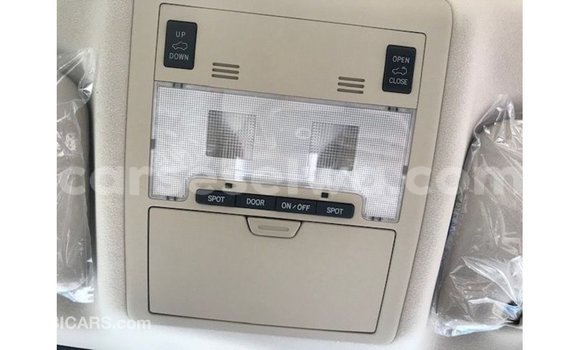 Buy Import Toyota Land Cruiser White Car in Import - Dubai in East Mahé Buy Import Toyota Land Cruiser White Car in Import - Dubai in East Mahé