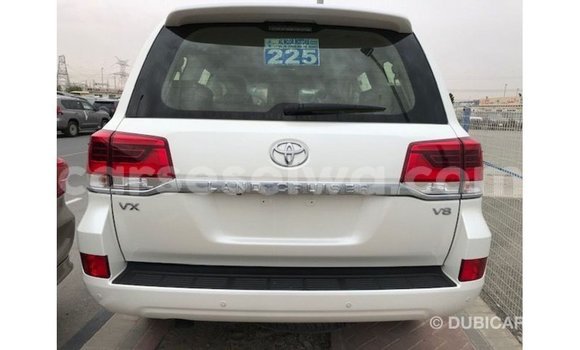Buy Import Toyota Land Cruiser White Car in Import - Dubai in East Mahé Buy Import Toyota Land Cruiser White Car in Import - Dubai in East Mahé