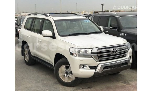 Buy Import Toyota Land Cruiser White Car in Import - Dubai in East Mahé Buy Import Toyota Land Cruiser White Car in Import - Dubai in East Mahé