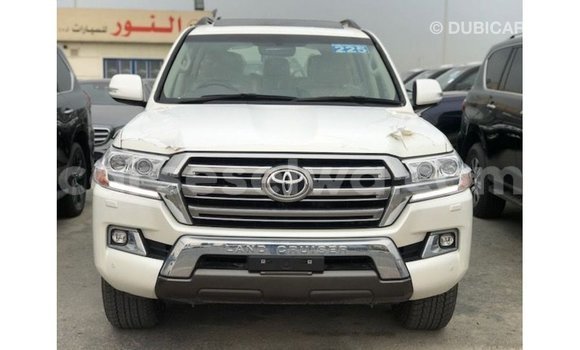 Buy Import Toyota Land Cruiser White Car in Import - Dubai in East Mahé Buy Import Toyota Land Cruiser White Car in Import - Dubai in East Mahé