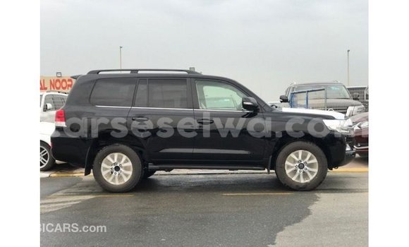 Buy Import Toyota Land Cruiser Black Car in Import - Dubai in East Mahé Buy Import Toyota Land Cruiser Black Car in Import - Dubai in East Mahé