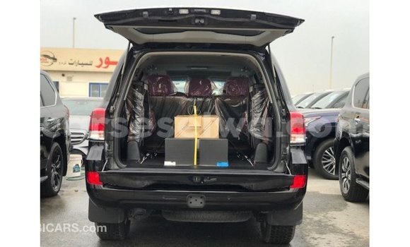 Buy Import Toyota Land Cruiser Black Car in Import - Dubai in East Mahé Buy Import Toyota Land Cruiser Black Car in Import - Dubai in East Mahé