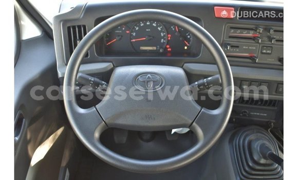 Acheter Import Voiture Toyota Coaster Blanc à Import - Dubai, East Mahé Acheter Import Voiture Toyota Coaster Blanc à Import - Dubai, East Mahé