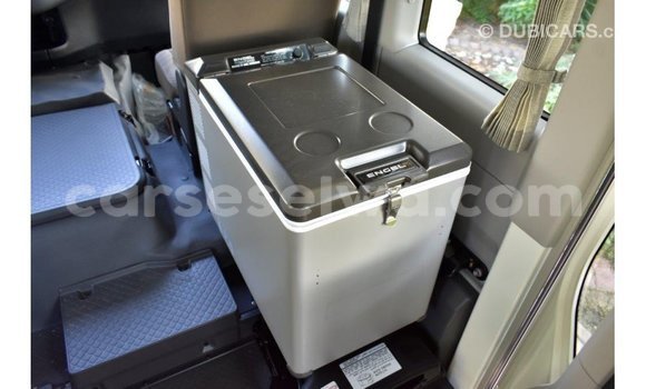 Acheter Import Voiture Toyota Coaster Blanc à Import - Dubai, East Mahé Acheter Import Voiture Toyota Coaster Blanc à Import - Dubai, East Mahé