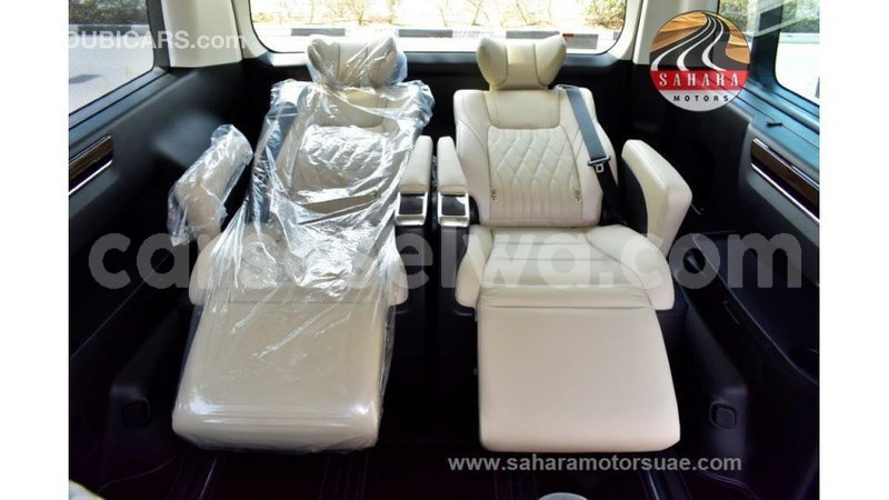 Big with watermark toyota granvia east mahe import dubai 6586