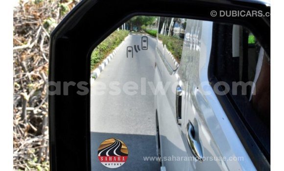 Acheter Import Voiture Toyota Granvia Blanc à Import - Dubai, East Mahé Acheter Import Voiture Toyota Granvia Blanc à Import - Dubai, East Mahé