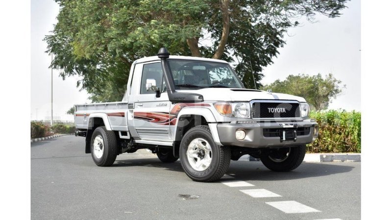 Big with watermark toyota land cruiser east mahe import dubai 6587