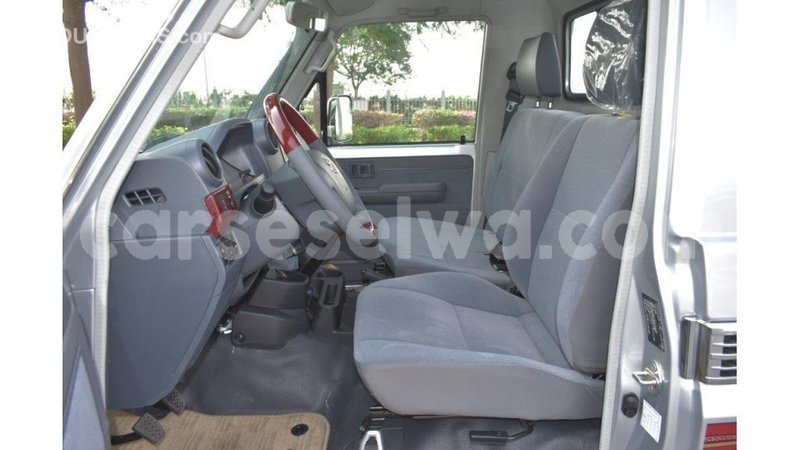 Big with watermark toyota land cruiser east mahe import dubai 6587