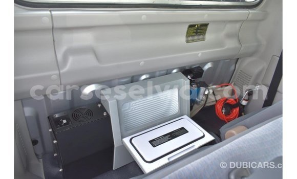 Acheter Import Voiture Toyota Land Cruiser Autre à Import - Dubai, East Mahé Acheter Import Voiture Toyota Land Cruiser Autre à Import - Dubai, East Mahé