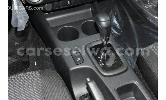 Acheter Import Voiture Toyota Hilux Blanc à Import - Dubai, East Mahé Acheter Import Voiture Toyota Hilux Blanc à Import - Dubai, East Mahé