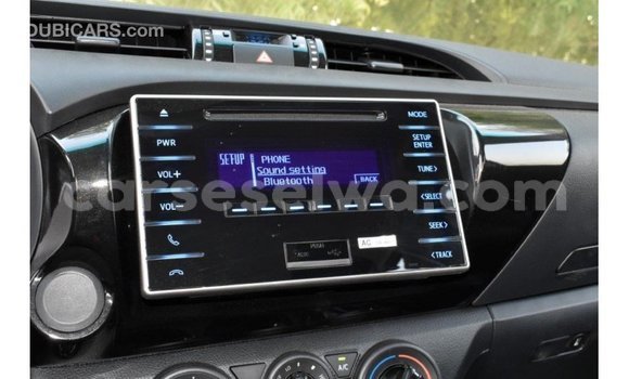 Acheter Import Voiture Toyota Hilux Blanc à Import - Dubai, East Mahé Acheter Import Voiture Toyota Hilux Blanc à Import - Dubai, East Mahé