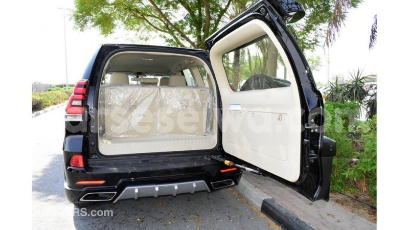 Big with watermark toyota prado east mahe import dubai 6589