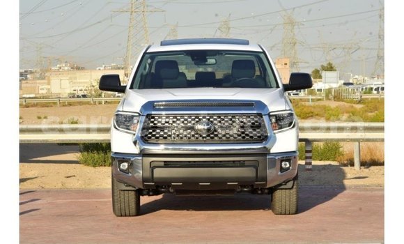 Acheter Import Voiture Toyota Tundra Blanc à Import - Dubai, East Mahé Acheter Import Voiture Toyota Tundra Blanc à Import - Dubai, East Mahé