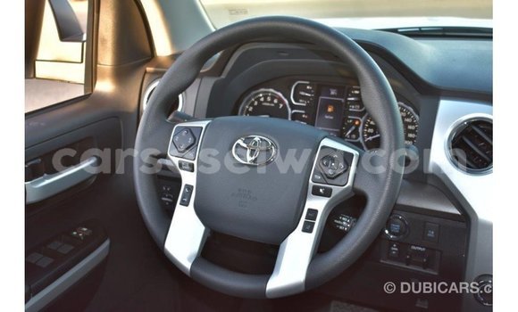 Acheter Import Voiture Toyota Tundra Blanc à Import - Dubai, East Mahé Acheter Import Voiture Toyota Tundra Blanc à Import - Dubai, East Mahé