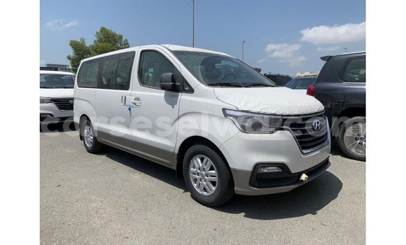 Buy Import Hyundai Accent White Car in Import - Dubai in East Mahé Buy Import Hyundai Accent White Car in Import - Dubai in East Mahé