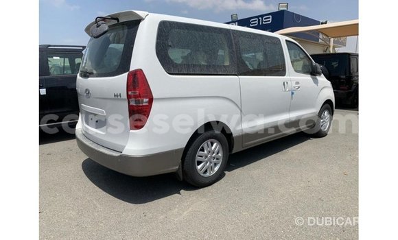 Buy Import Hyundai Accent White Car in Import - Dubai in East Mahé Buy Import Hyundai Accent White Car in Import - Dubai in East Mahé