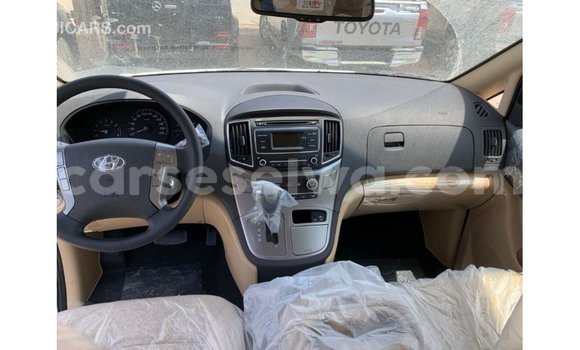 Buy Import Hyundai Accent White Car in Import - Dubai in East Mahé Buy Import Hyundai Accent White Car in Import - Dubai in East Mahé