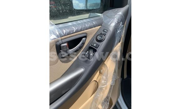 Buy Import Hyundai Accent White Car in Import - Dubai in East Mahé Buy Import Hyundai Accent White Car in Import - Dubai in East Mahé