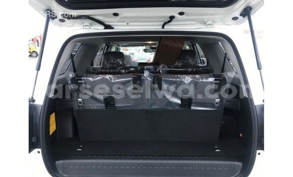 Acheter Import Utilitaire Toyota Ade Blanc à Import - Dubai, East Mahé Acheter Import Utilitaire Toyota Ade Blanc à Import - Dubai, East Mahé