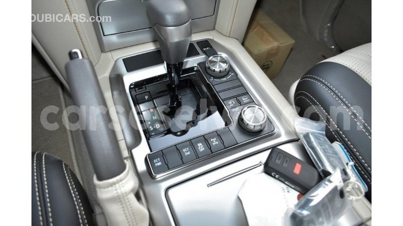 Big with watermark toyota land cruiser east mahe import dubai 6595
