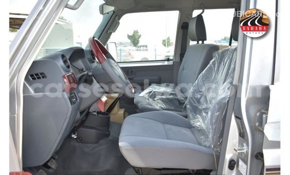 Acheter Import Voiture Toyota Land Cruiser Autre à Import - Dubai, East Mahé Acheter Import Voiture Toyota Land Cruiser Autre à Import - Dubai, East Mahé