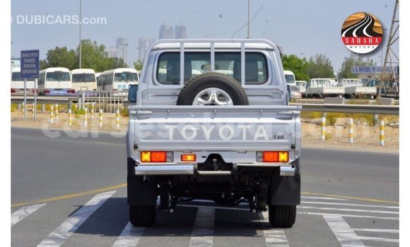 Acheter Import Voiture Toyota Land Cruiser Autre à Import - Dubai, East Mahé Acheter Import Voiture Toyota Land Cruiser Autre à Import - Dubai, East Mahé