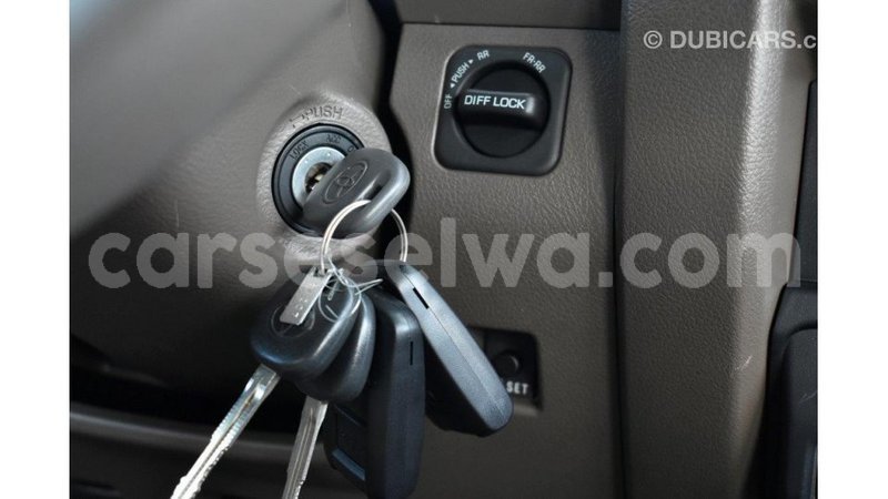 Big with watermark toyota land cruiser east mahe import dubai 6602