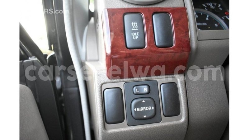 Big with watermark toyota land cruiser east mahe import dubai 6602