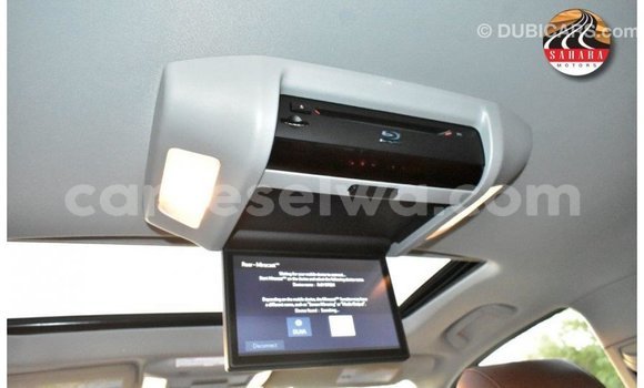 Acheter Import Voiture Toyota Sequoia Blanc à Import - Dubai, East Mahé Acheter Import Voiture Toyota Sequoia Blanc à Import - Dubai, East Mahé