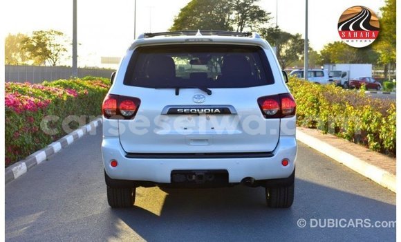 Acheter Import Voiture Toyota Sequoia Blanc à Import - Dubai, East Mahé Acheter Import Voiture Toyota Sequoia Blanc à Import - Dubai, East Mahé