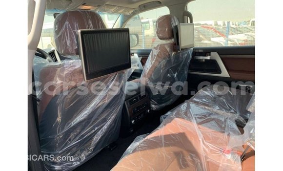 Buy Import Toyota Land Cruiser Black Car in Import - Dubai in East Mahé Buy Import Toyota Land Cruiser Black Car in Import - Dubai in East Mahé