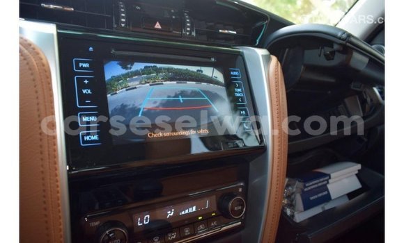 Acheter Import Voiture Toyota Fortuner Noir à Import - Dubai, East Mahé Acheter Import Voiture Toyota Fortuner Noir à Import - Dubai, East Mahé