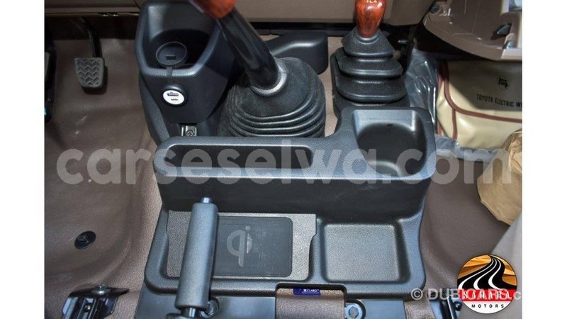 Big with watermark toyota land cruiser east mahe import dubai 6627