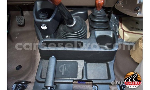 Acheter Import Voiture Toyota Land Cruiser Autre à Import - Dubai, East Mahé Acheter Import Voiture Toyota Land Cruiser Autre à Import - Dubai, East Mahé