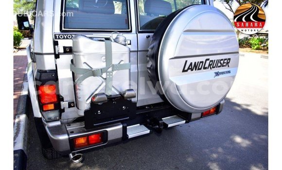 Acheter Import Voiture Toyota Land Cruiser Autre à Import - Dubai, East Mahé Acheter Import Voiture Toyota Land Cruiser Autre à Import - Dubai, East Mahé