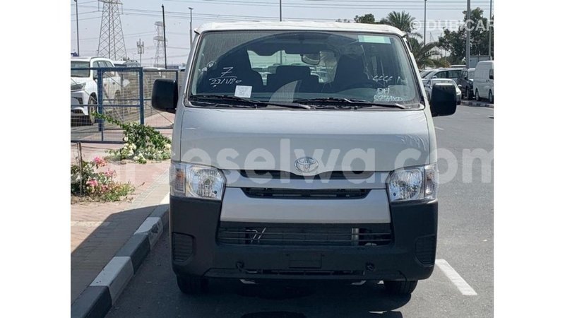 Big with watermark toyota hiace east mahe import dubai 6630