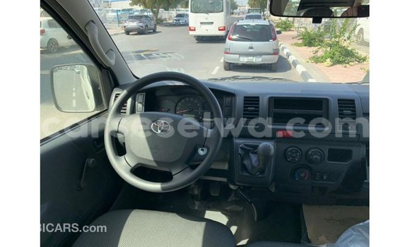 Buy Import Toyota Hiace White Car in Import - Dubai in East Mahé Buy Import Toyota Hiace White Car in Import - Dubai in East Mahé