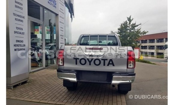 Buy Import Toyota Hilux Brown Car in Import - Dubai in East Mahé Buy Import Toyota Hilux Brown Car in Import - Dubai in East Mahé