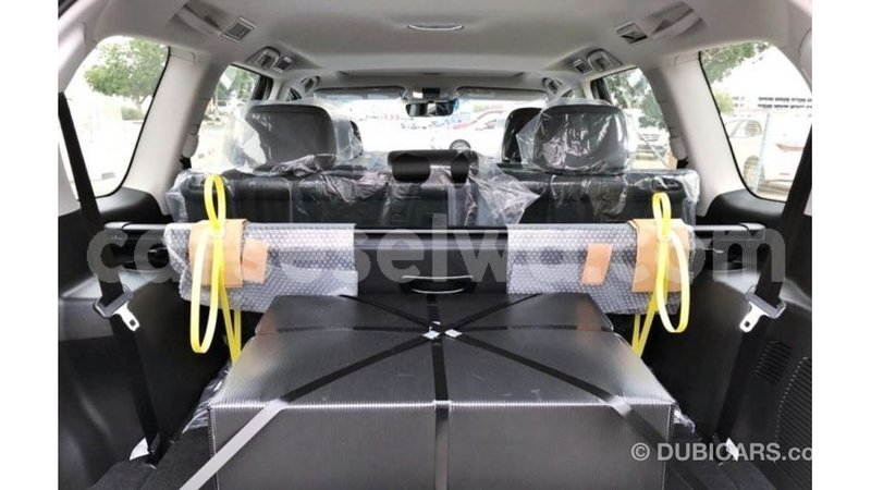 Big with watermark toyota prado east mahe import dubai 6632