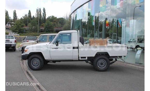 Buy Import Toyota Land Cruiser White Car in Import - Dubai in East Mahé Buy Import Toyota Land Cruiser White Car in Import - Dubai in East Mahé