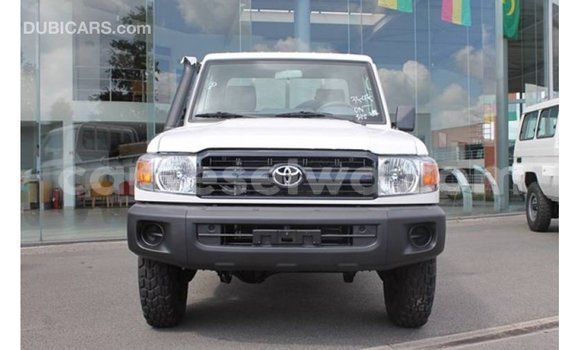 Buy Import Toyota Land Cruiser White Car in Import - Dubai in East Mahé Buy Import Toyota Land Cruiser White Car in Import - Dubai in East Mahé
