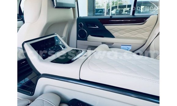 Acheter Import Voiture Lexus LX Rouge à Import - Dubai, East Mahé Acheter Import Voiture Lexus LX Rouge à Import - Dubai, East Mahé