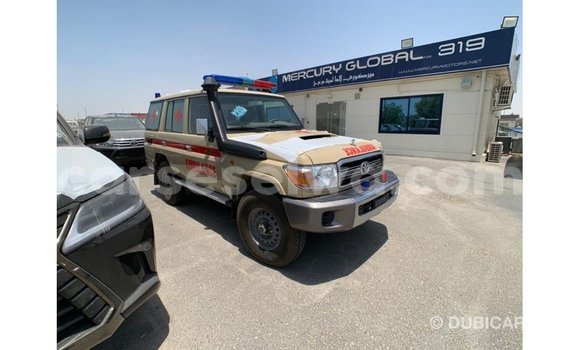 Buy Import Toyota DA Beige Truck in Import - Dubai in East Mahé Buy Import Toyota DA Beige Truck in Import - Dubai in East Mahé