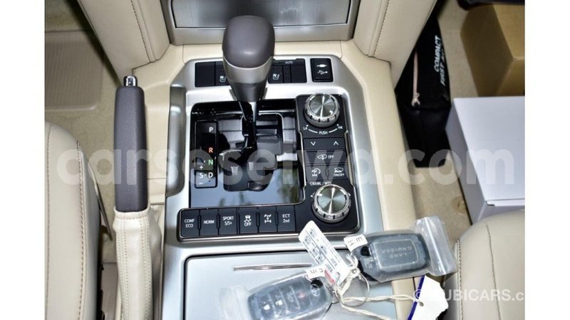 Big with watermark toyota land cruiser east mahe import dubai 6640