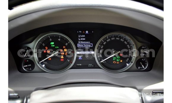 Acheter Import Voiture Toyota Land Cruiser Blanc à Import - Dubai, East Mahé Acheter Import Voiture Toyota Land Cruiser Blanc à Import - Dubai, East Mahé