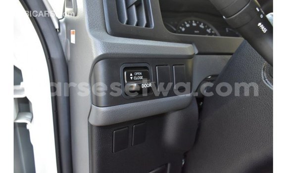 Acheter Import Voiture Toyota Coaster Blanc à Import - Dubai, East Mahé Acheter Import Voiture Toyota Coaster Blanc à Import - Dubai, East Mahé