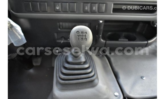 Acheter Import Voiture Toyota Coaster Blanc à Import - Dubai, East Mahé Acheter Import Voiture Toyota Coaster Blanc à Import - Dubai, East Mahé